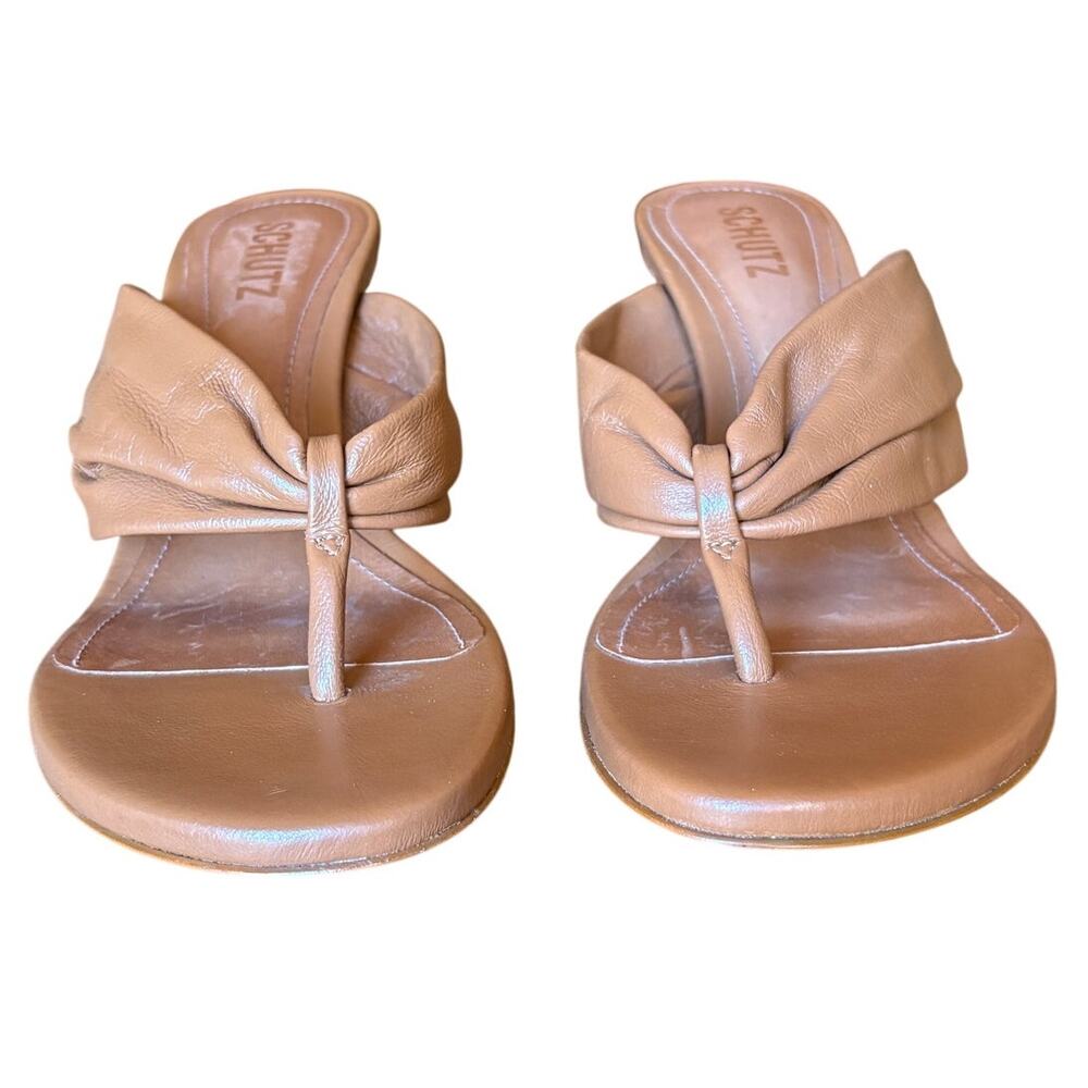 Schutz "Willow" Tan Ruched Leather Thong Style Sandals w Mid Stiletto Heels sz 9 - Picture 5 of 14